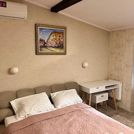 Апарт-Отель "Галаговъ" Oujhorod Extérieur photo