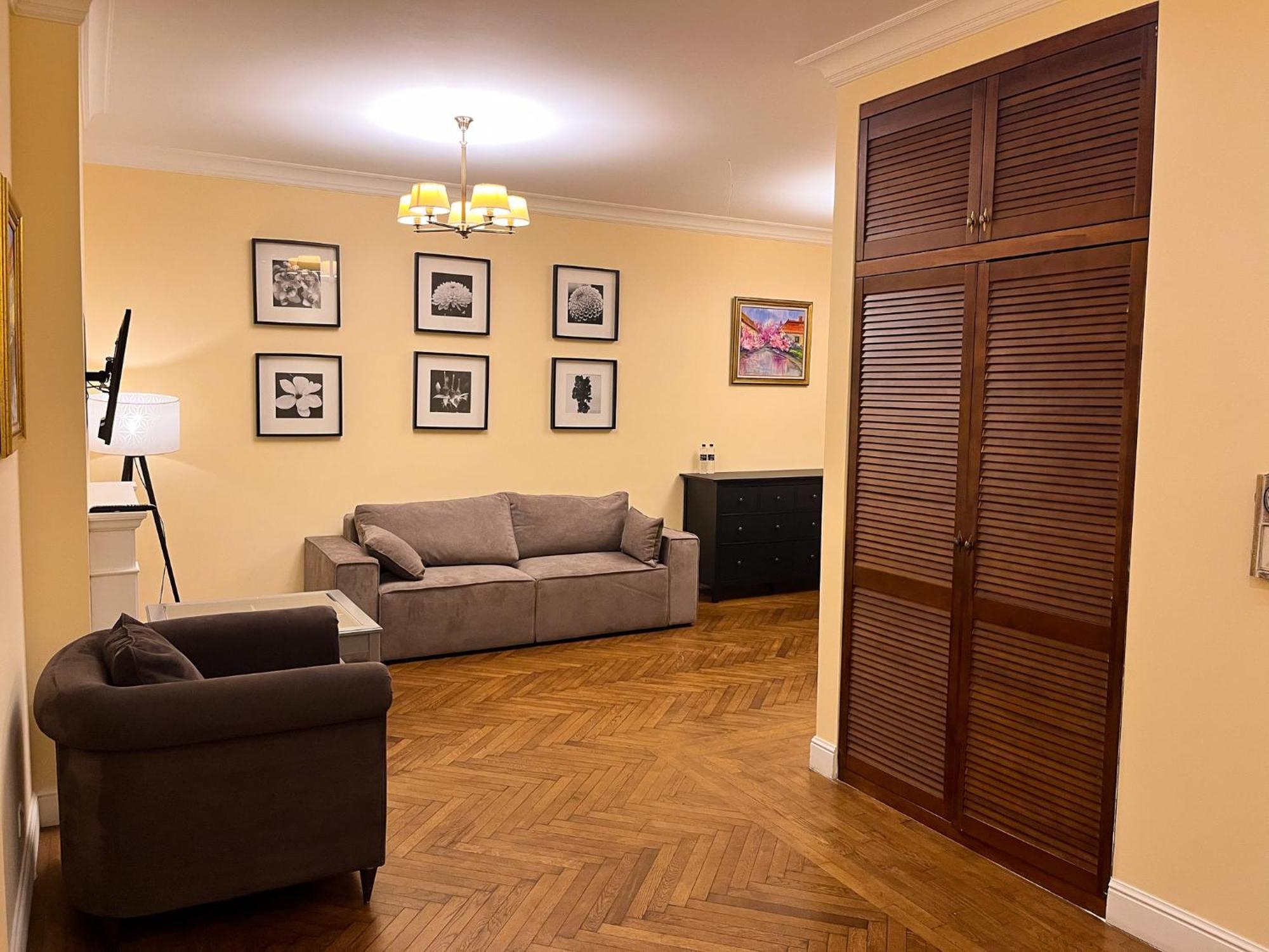 Апарт-Отель "Галаговъ" Oujhorod Extérieur photo